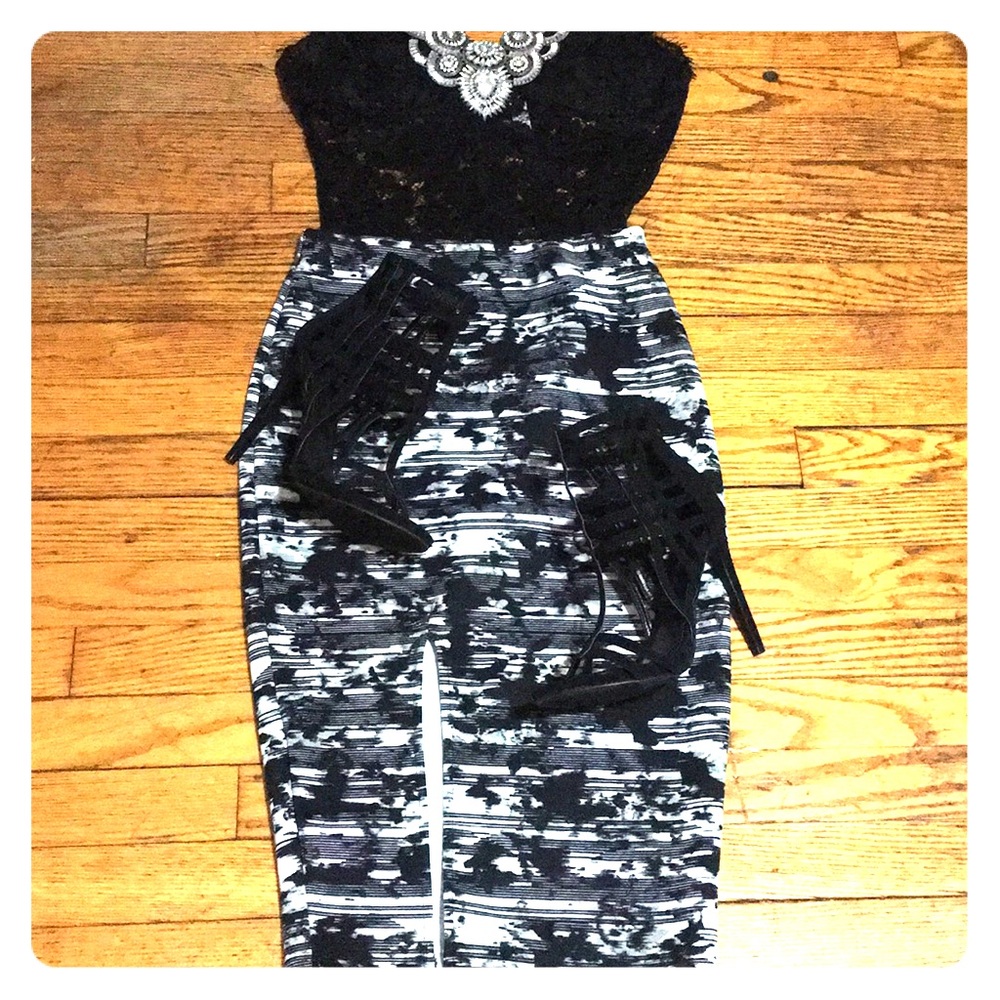 Pencil skirt with thigh slit